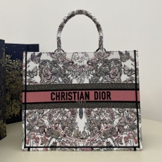 Christian Dior Shopping Bags